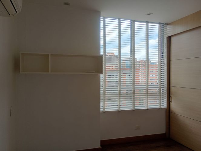 Apartamento de 3 alcobas en arriendo en El Poblado, Medellín, 143 m² · foto 13 de 17