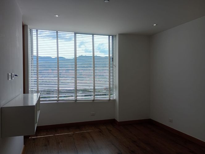Apartamento de 3 alcobas en arriendo en El Poblado, Medellín, 143 m² · foto 8 de 17