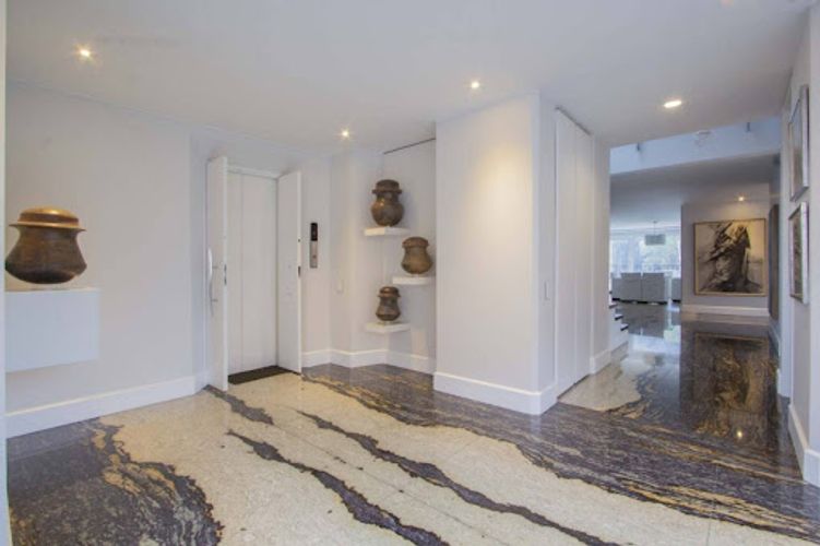 Apartamento de 2 alcobas en venta en Chico, Bogotá, 396 m² · foto 2 de 24