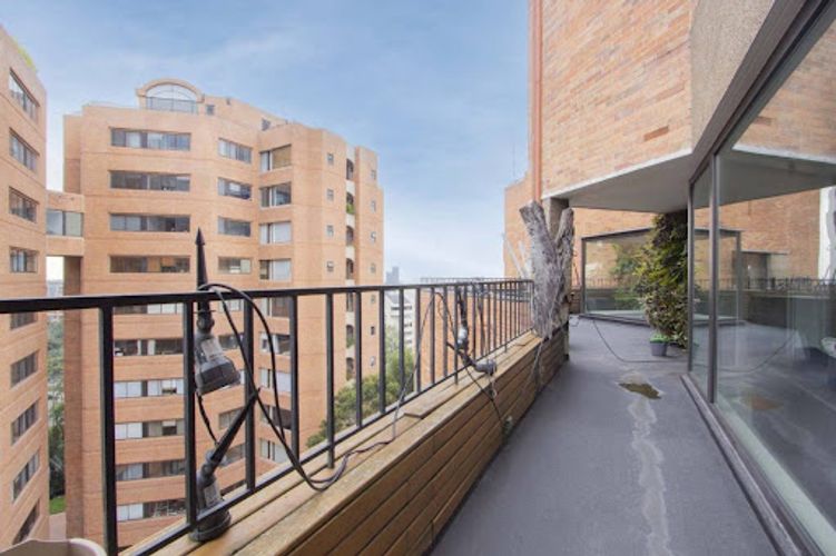 Apartamento de 2 alcobas en venta en Chico, Bogotá, 396 m² · foto 11 de 24