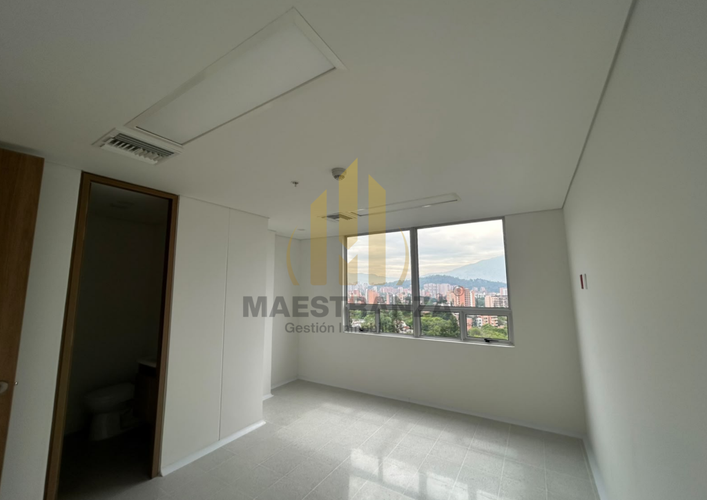 Consultorio en arriendo en Los Pinos, Medellín, 29 m² · foto 5 de 6