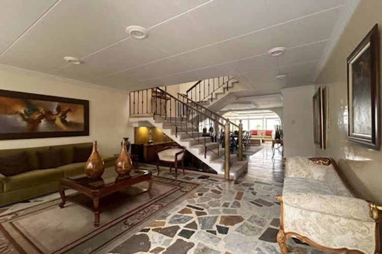 Casa de 4 alcobas en venta en Estoril, Bogotá, 302 m² · foto 4 de 24