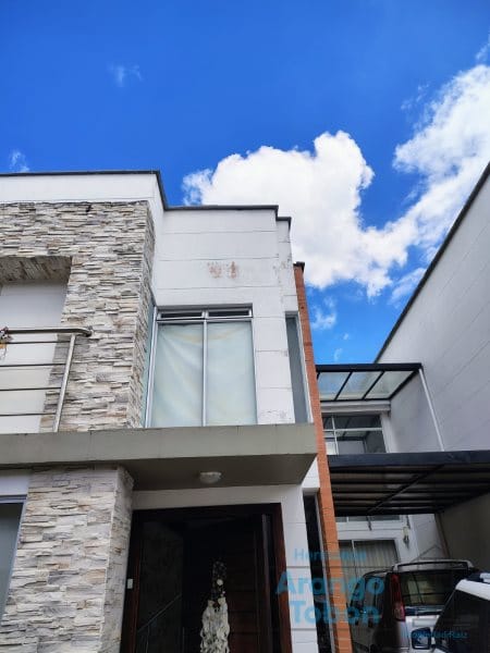 Casa de 3 alcobas en venta en La Ceja, 130 m² · foto 2 de 11