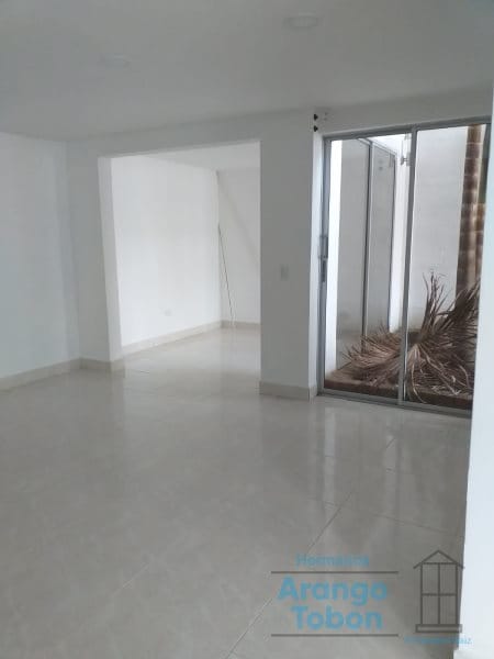 Casa de 3 alcobas en venta en La Ceja, 130 m² · foto 9 de 11