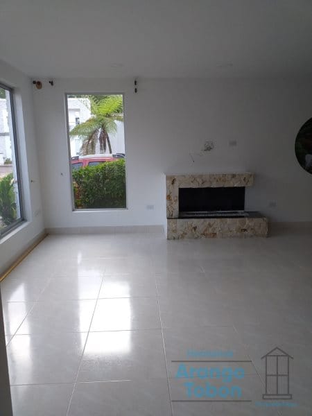 Casa de 3 alcobas en venta en La Ceja, 130 m² · foto 10 de 11