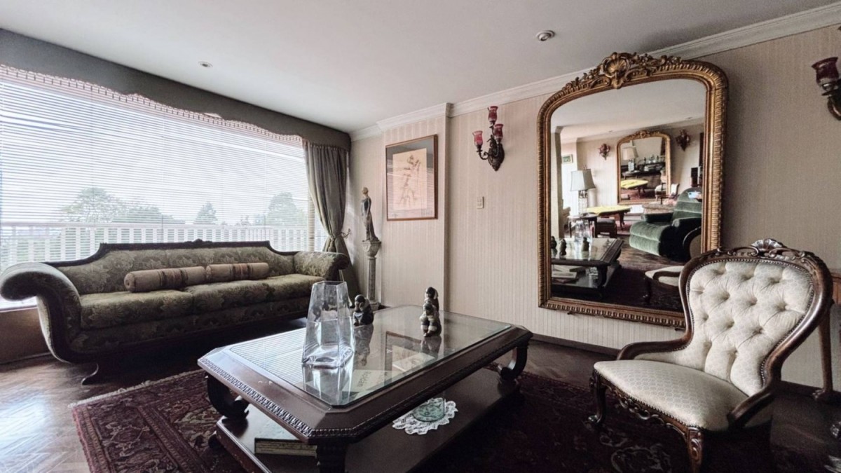 Apartamento en venta en Los Rosales, Bogotá · foto 8 de 24