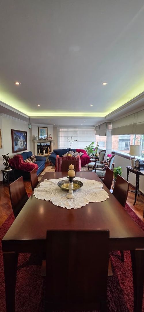 Apartamento de 3 alcobas en venta en Santa Barbara Central, Bogotá, 168 m² · foto 6 de 17