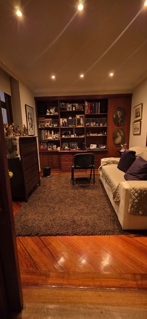 Apartamento de 3 alcobas en venta en Santa Barbara Central, Bogotá, 168 m² · foto 15 de 17