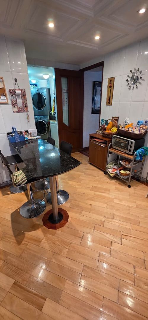 Apartamento de 3 alcobas en venta en Santa Barbara Central, Bogotá, 168 m² · foto 9 de 17