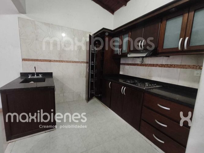 Casa de 3 alcobas en arriendo en Parroquial, Apartado, 150 m² · foto 24 de 24