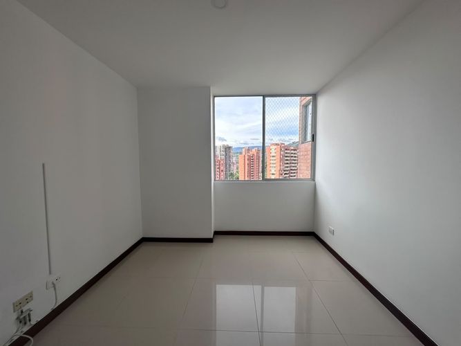 Apartamento de 3 alcobas en arriendo en El Tesoro, Medellín, 136 m² · foto 13 de 19