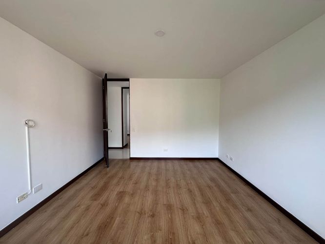 Apartamento de 3 alcobas en arriendo en El Tesoro, Medellín, 136 m² · foto 8 de 19
