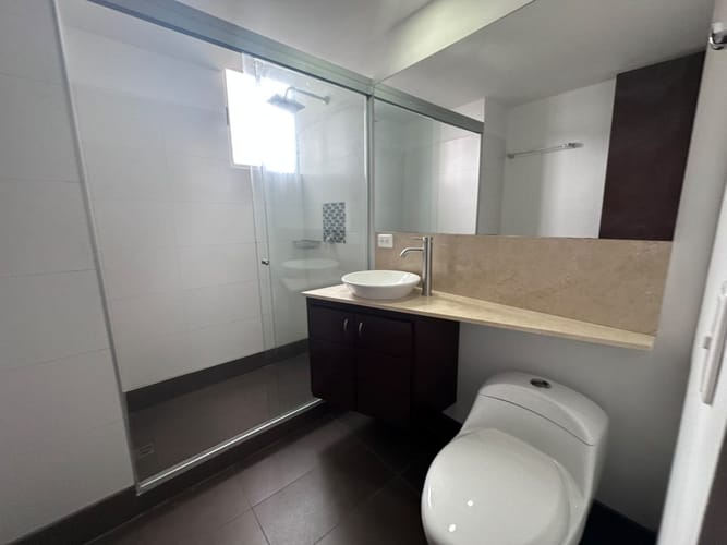 Apartamento de 3 alcobas en arriendo en El Tesoro, Medellín, 136 m² · foto 17 de 19