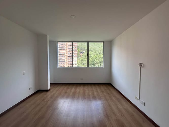 Apartamento de 3 alcobas en arriendo en El Tesoro, Medellín, 136 m² · foto 14 de 19