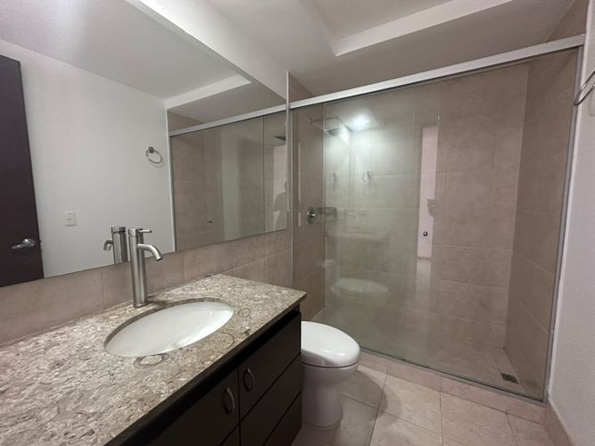 Apartamento de 3 alcobas en arriendo en El Tesoro, Medellín, 136 m² · foto 15 de 19