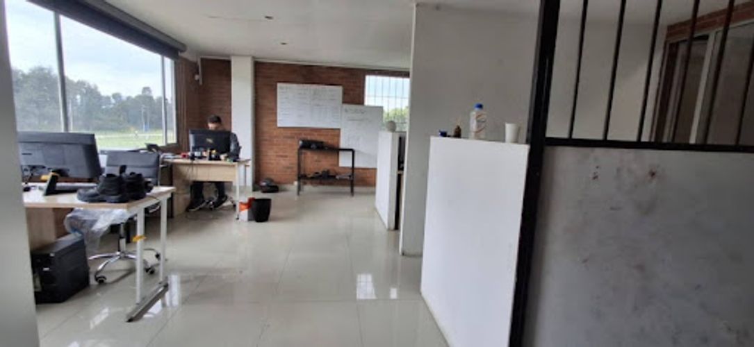 Bodega en venta en La Esmeralda, Zipaquirá, 282 m² · foto 14 de 16