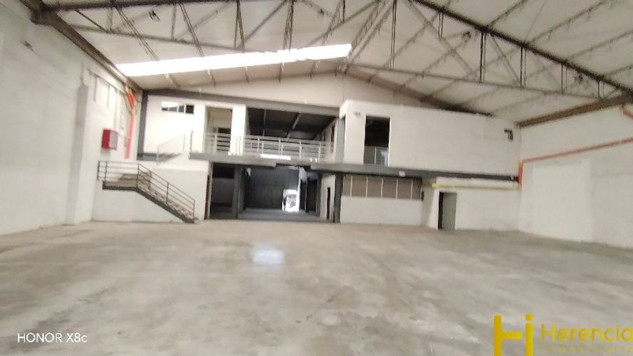 Bodega en arriendo en La Esmeralda, Itagüí, 2039 m² · foto 8 de 22