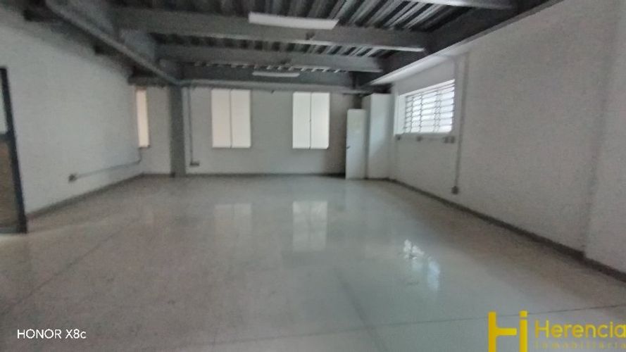 Bodega en arriendo en La Esmeralda, Itagüí, 2039 m² · foto 12 de 22