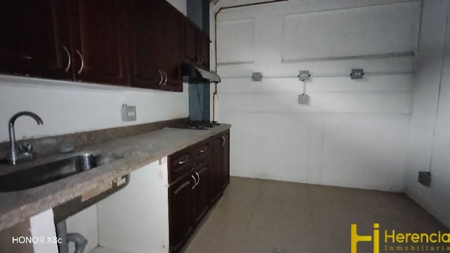 Bodega en arriendo en La Esmeralda, Itagüí, 2039 m² · foto 14 de 22