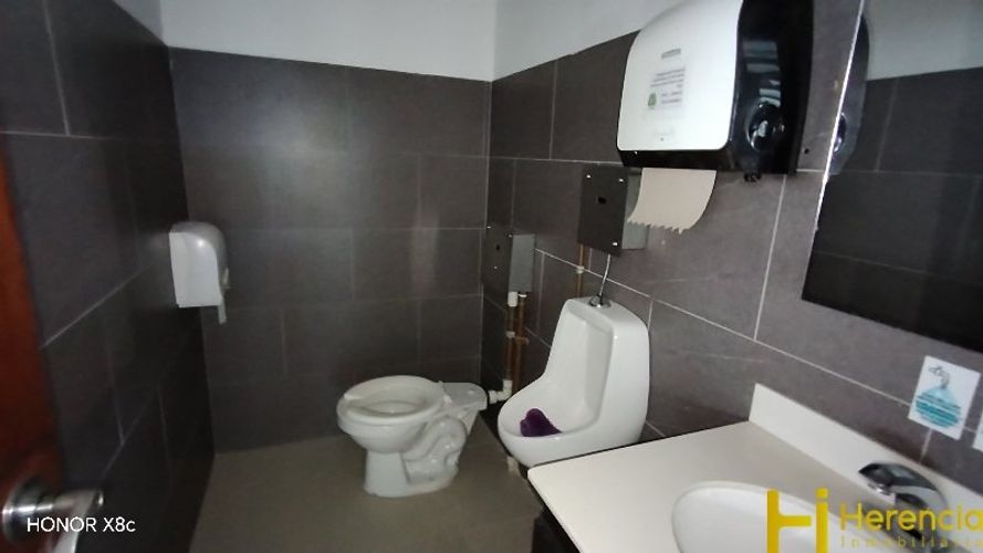 Bodega en arriendo en La Esmeralda, Itagüí, 2039 m² · foto 18 de 22