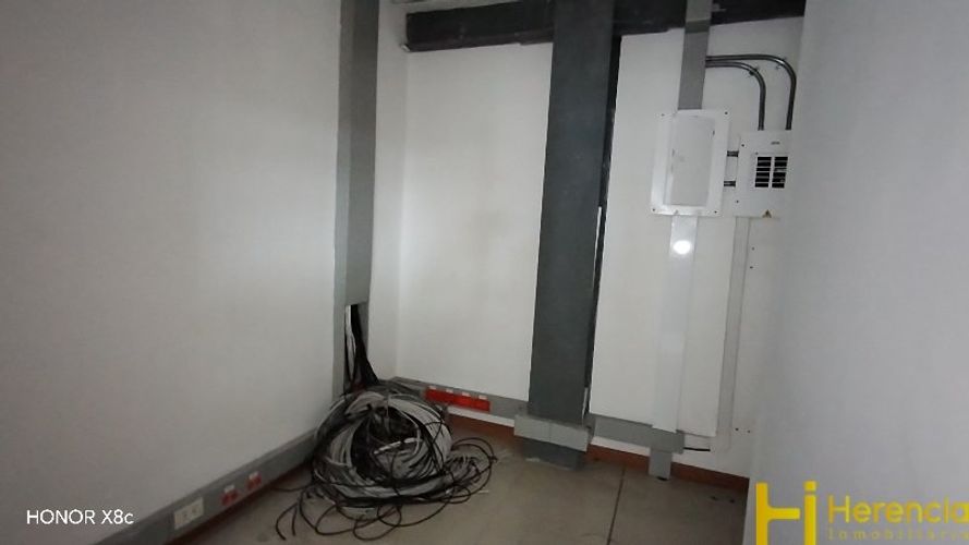 Bodega en arriendo en La Esmeralda, Itagüí, 2039 m² · foto 20 de 22