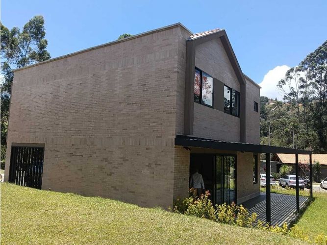Casa de 3 alcobas en venta en Puente Pelaez, El Retiro, 238 m² · foto 3 de 24