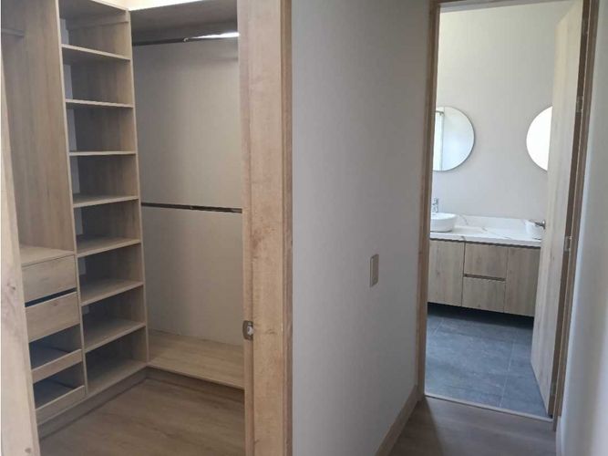 Casa de 3 alcobas en venta en Puente Pelaez, El Retiro, 238 m² · foto 17 de 24