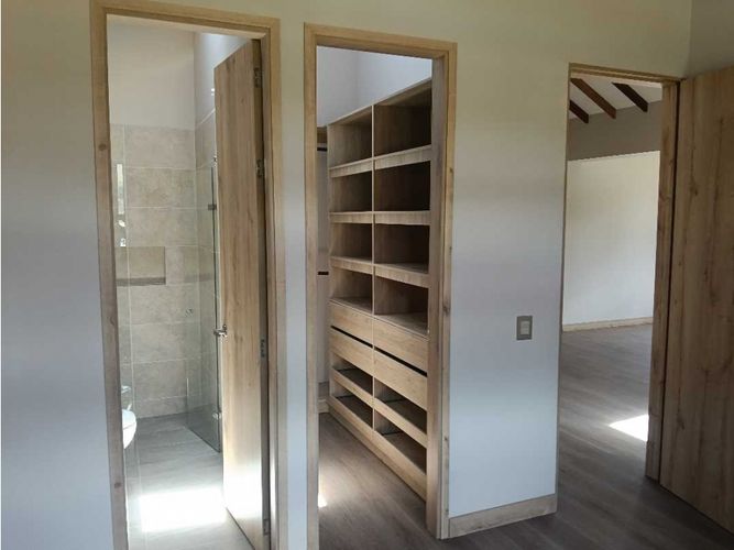 Casa de 3 alcobas en venta en Puente Pelaez, El Retiro, 238 m² · foto 22 de 24