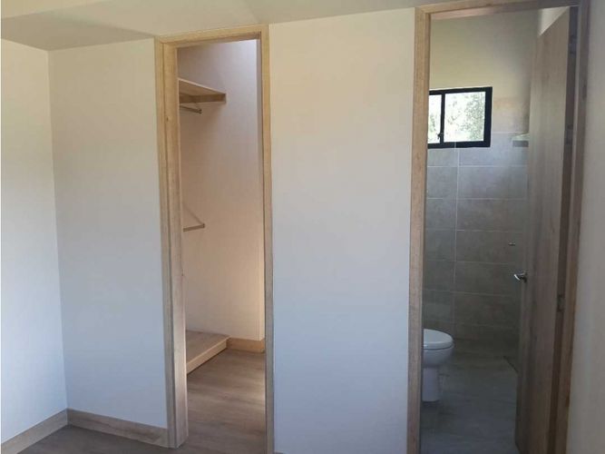 Casa de 3 alcobas en venta en Puente Pelaez, El Retiro, 238 m² · foto 23 de 24