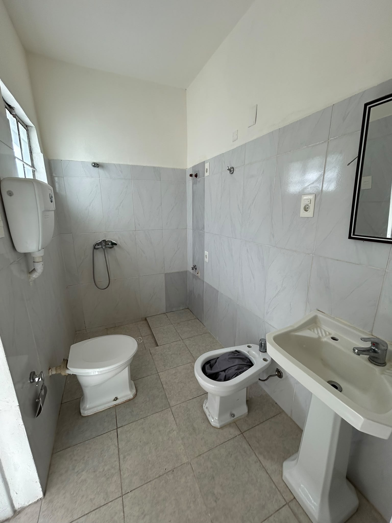 Alquiler apartamento 2 dormitorios patio La Comercial · Foto 12