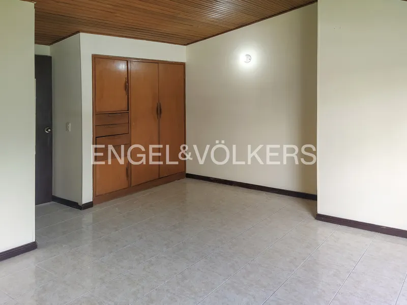 Casa en venta en Niza, Bogotá · foto 10 de 16