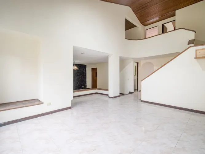 Casa en venta en Niza, Bogotá · foto 3 de 16