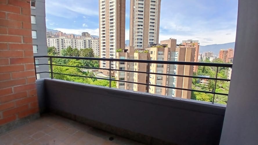 Apartamento de 3 alcobas en arriendo en La Florida, Medellín, 85 m² · foto 2 de 22
