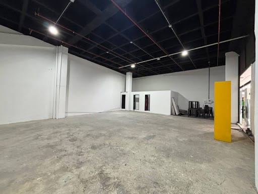 Local en arriendo en Suramérica, Itagüí, 148 m² · foto 2 de 8