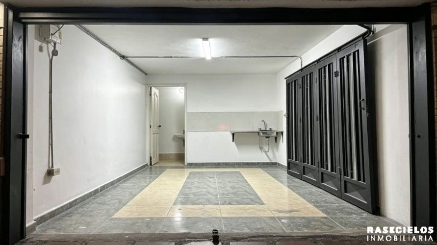 Local en arriendo en Los Colores, Medellín, 20 m² · foto 8 de 8
