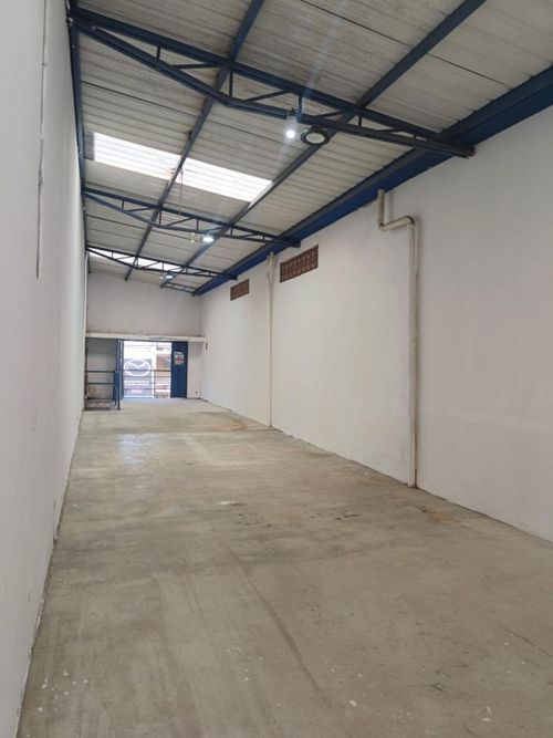 Bodega en arriendo en Naranjal, Medellín, 80 m² · foto 3 de 6