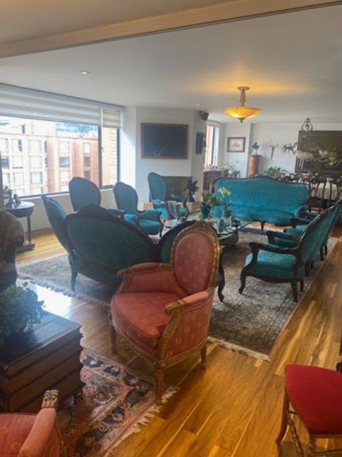 Apartamento de 3 alcobas en venta en Rincon Del Chico, Bogotá, 236 m² · foto 4 de 23