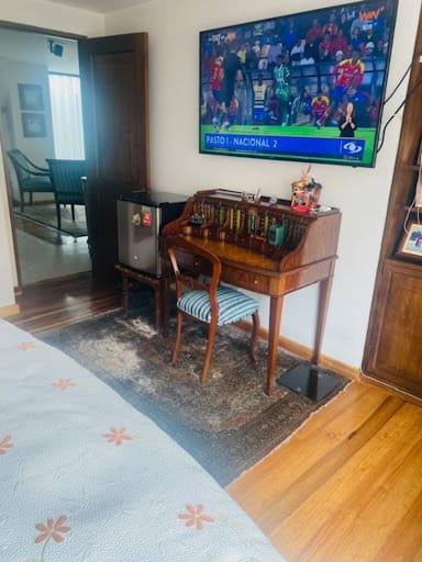 Apartamento de 3 alcobas en venta en Rincon Del Chico, Bogotá, 236 m² · foto 9 de 23