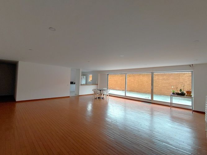 Apartamento de 3 alcobas en venta en Chico Norte, Bogotá, 101 m² · foto 23 de 24