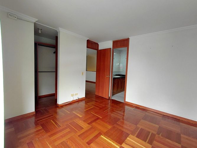 Apartamento de 3 alcobas en venta en Chico Norte, Bogotá, 101 m² · foto 13 de 24