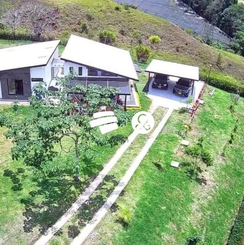Casa de 3 alcobas en venta en El Carmen De Viboral, El Carmen de Viboral, 1700 m² · foto 3 de 23
