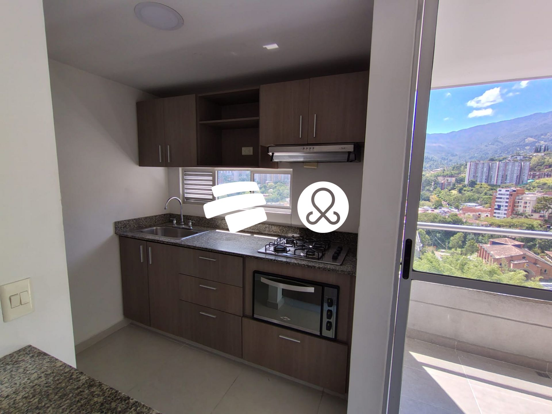 Apartamento en venta en Zona Centro, Envigado · foto 3 de 17