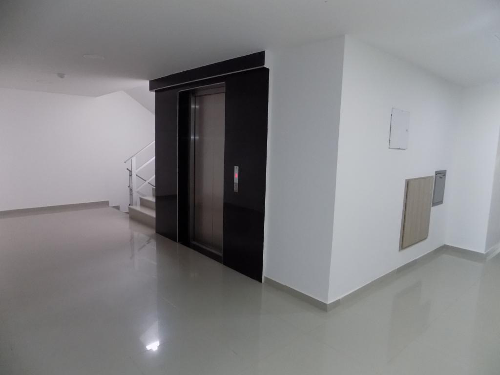 Apartamento en arriendo en Andalucia, Barranquilla · foto 2 de 24