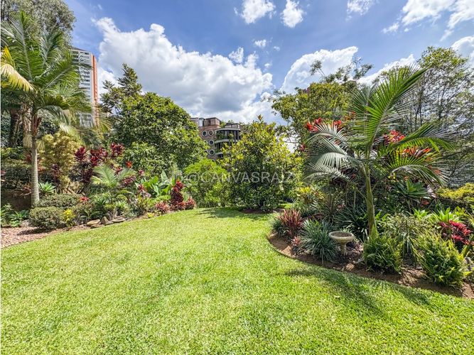 Casa de 4 alcobas en venta en Los Naranjos, Medellín, 440 m² · foto 5 de 11