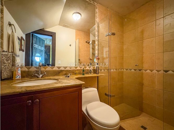 Casa de 4 alcobas en venta en Los Naranjos, Medellín, 440 m² · foto 6 de 11