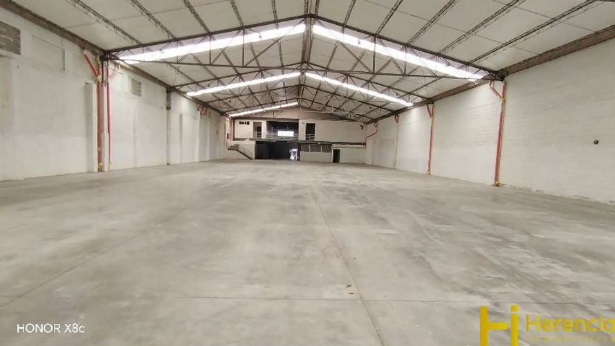 Bodega en venta en La Esmeralda, Itagüí, 2039 m² · foto 6 de 22