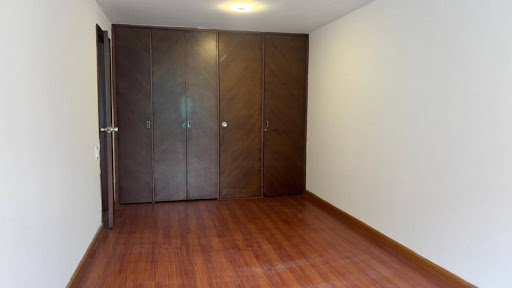 Apartamento en venta en Los Rosales, Bogotá · foto 2 de 18