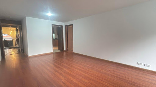 Apartamento en venta en Los Rosales, Bogotá · foto 6 de 18