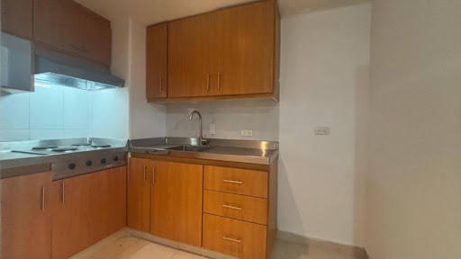 Apartamento en venta en Los Rosales, Bogotá · foto 8 de 18