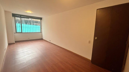 Apartamento en venta en Los Rosales, Bogotá · foto 15 de 18